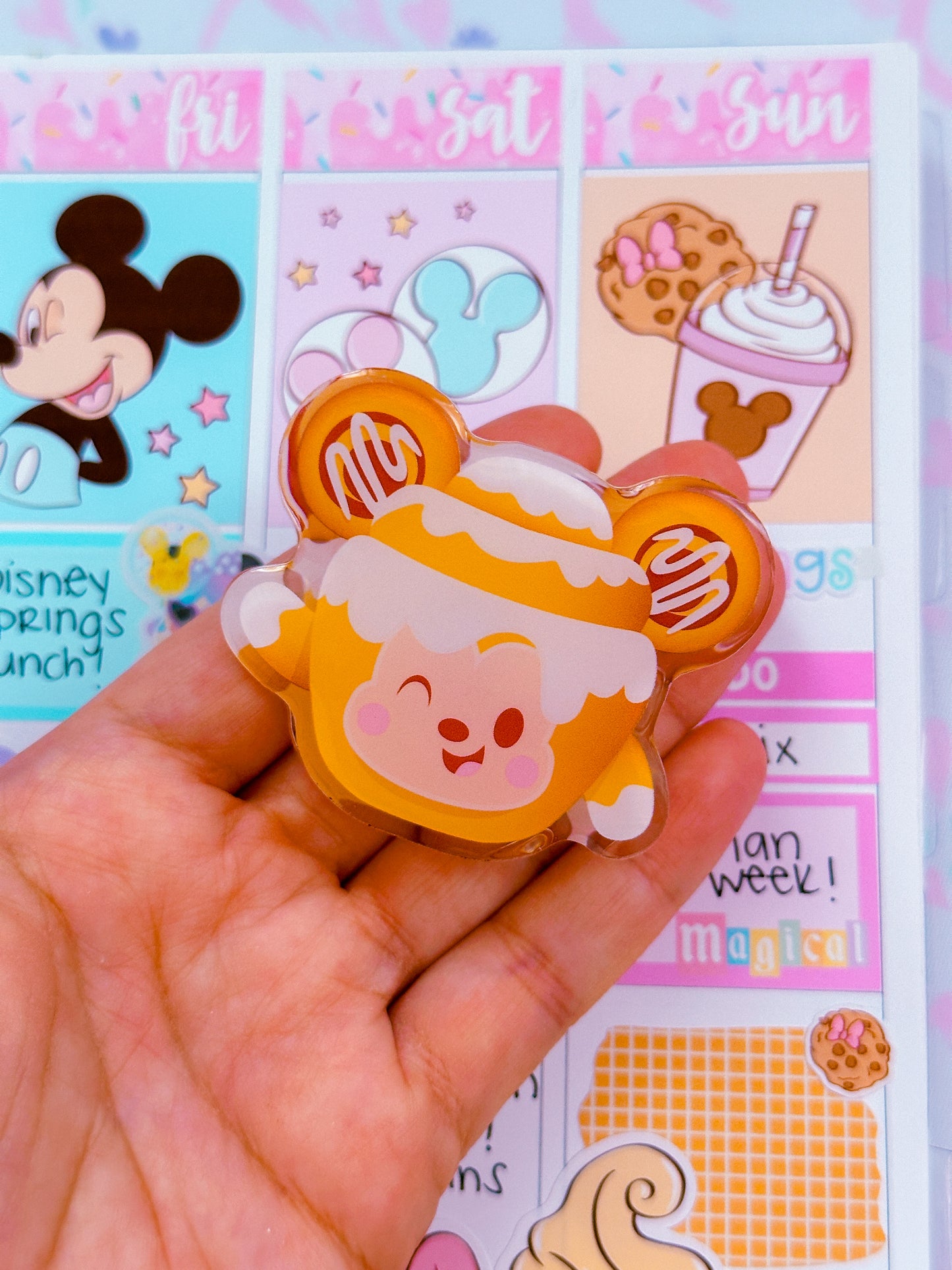 Acrylic Clip (LARGE) - Cupcake Mickey